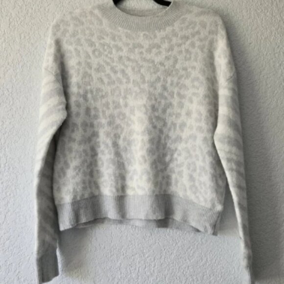 Rails XS Gray Animal Print Cashmere Merino Wool Blend Pullover Crew Neck Sweater - Picture 1 of 5